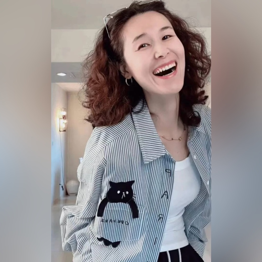 brand new Pure cotton cute embroidered cat pocket shirt